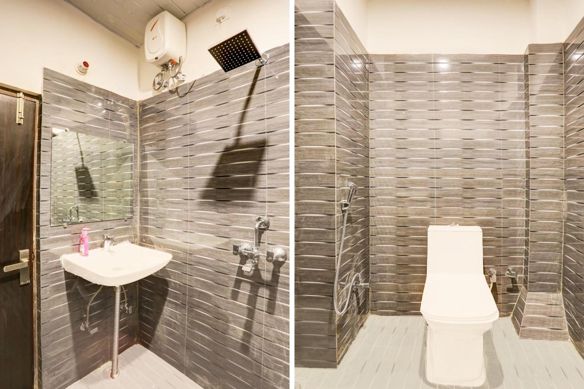 Super Townhouse Balua Road Pahadiya Hotel Varanasi Exterior photo