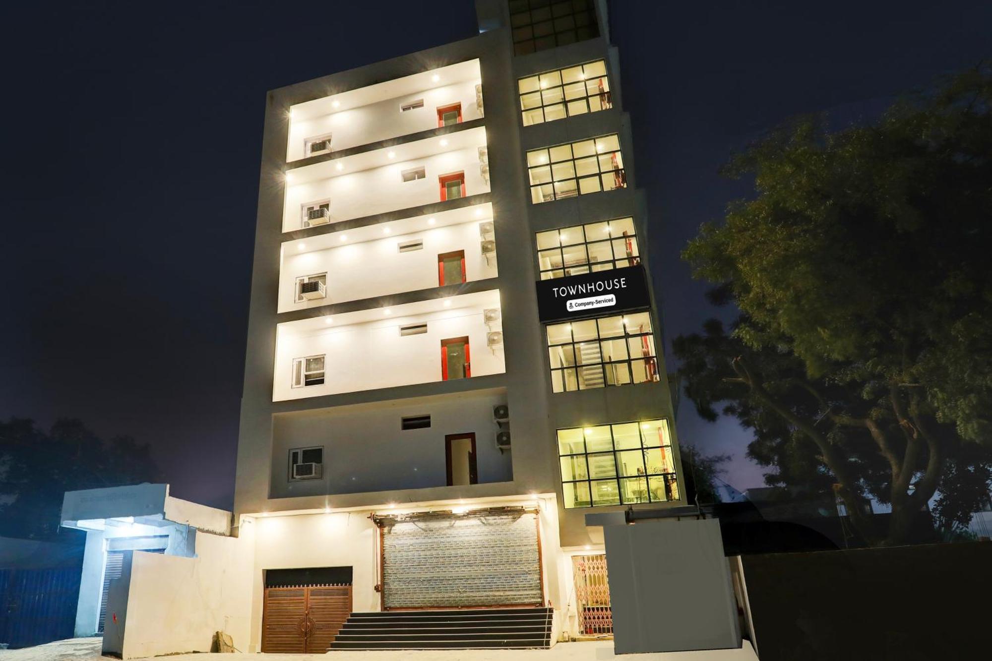 Super Townhouse Balua Road Pahadiya Hotel Varanasi Exterior photo